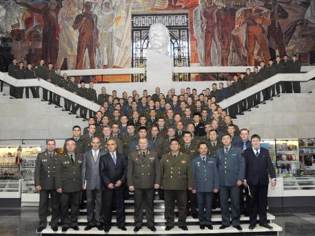Начальник Объединенного штаба ОДКБ встретился с курсантами и слушателями военных учебных заведений, прибывших в 2013 году в Россию на учебу