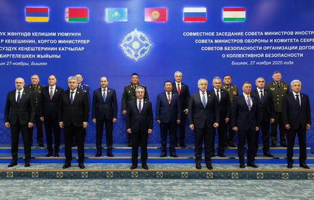 Члены Совета министров обороны ОДКБ в ходе совместного заседания СМИД, СМО и КССБ рассмотрели в Бишкеке вопросы военного сотрудничества