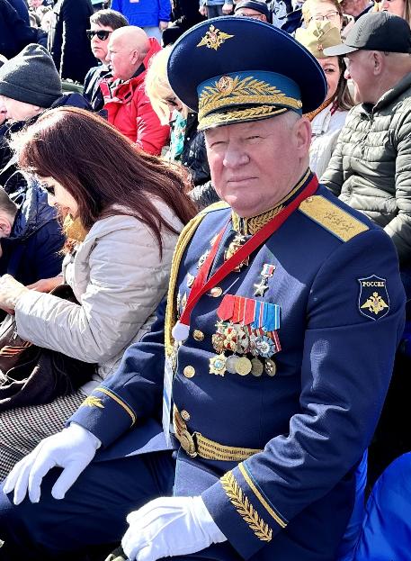 Генерал-полковник Сердюков: участие расчетов из стран ОДКБ в параде в Москве символизирует единство стран организации