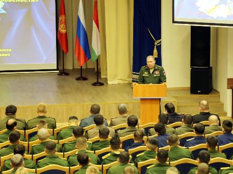 Начальник Объединенного штаба ОДКБ провёл в Санкт-Петербурге рабочую встречу с прибывшими на обучение военнослужащими государств – членов ОДКБ