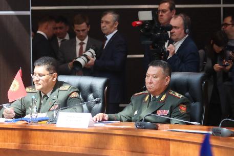 Министр обороны Руслан Мукамбетов принял участие в заседании Совета министров обороны ОДКБ